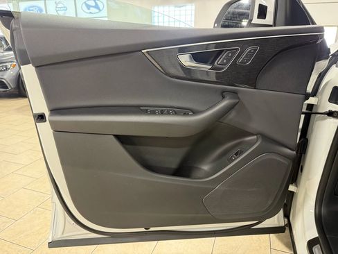 Used 2019 Audi Q8 Premium w/ Convenience Package image 28