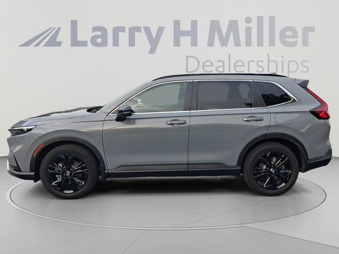 Used 2025 Honda CR-V Sport Touring image 2
