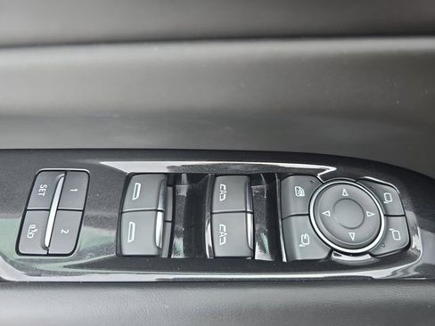 Certified 2023 Cadillac Escalade ESV Sport Platinum image 29