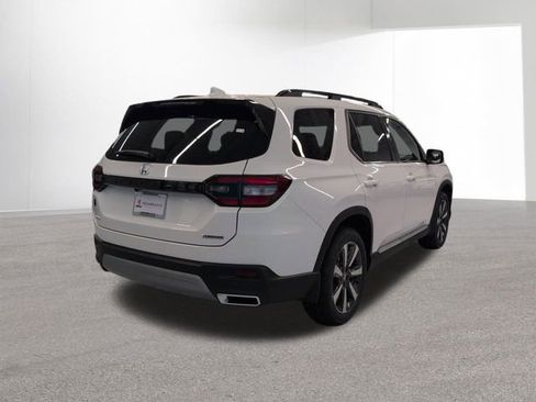 New 2025 Honda Pilot Touring image 36