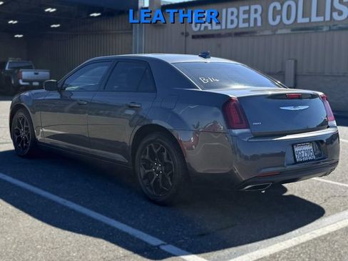 Used 2019 Chrysler 300 S AWD/4WD image 7