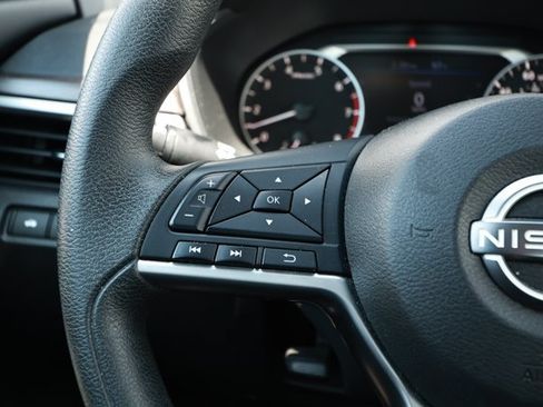 Used 2023 Nissan Altima 2.5 SV AWD/4WD image 13