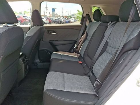 Used 2021 Nissan Rogue SV AWD/4WD image 9