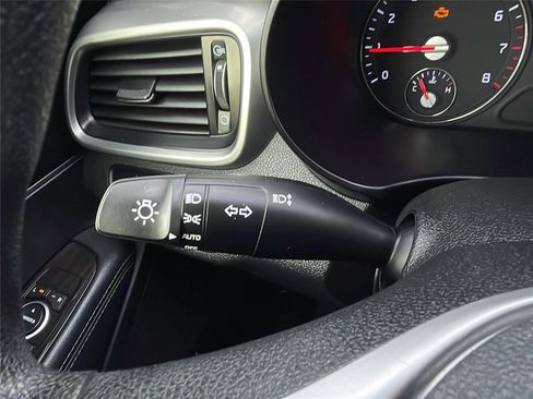 Used 2020 Kia Sorento AWD V6 image 23