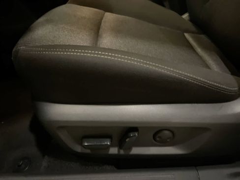 Used 2024 Nissan Rogue SV image 12