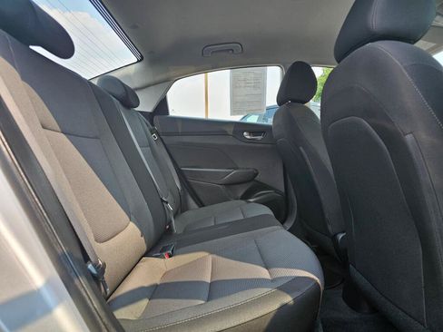Used 2020 Hyundai Accent SE FWD image 12