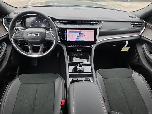 New 2026 Jeep Grand Cherokee L 2WD image 14