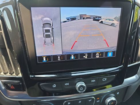 Used 2023 Chevrolet Traverse Premier FWD image 24
