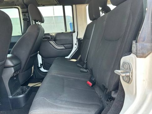 Used 2018 Jeep Wrangler Unlimited Sport S AWD/4WD image 9