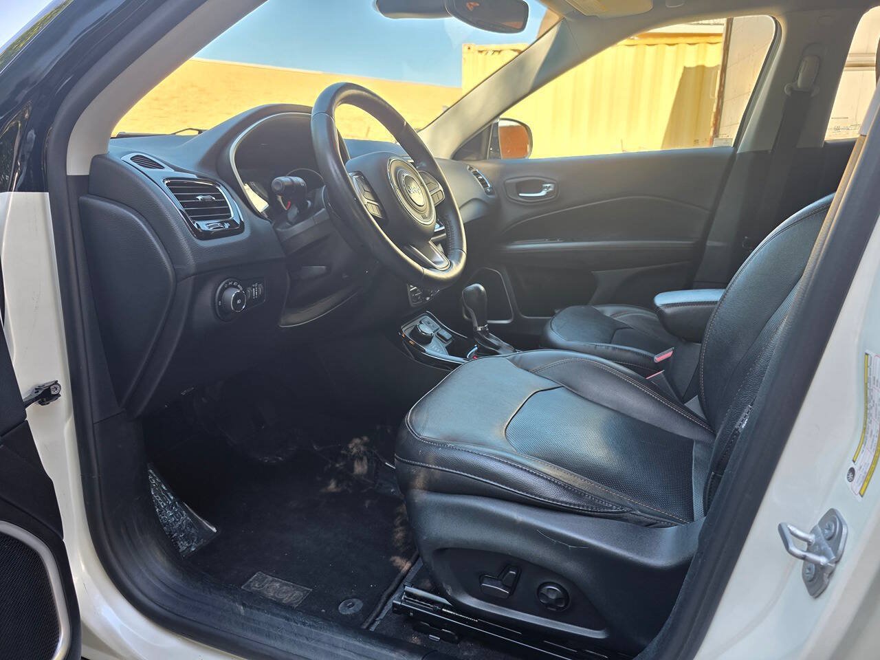 Used 2018 Jeep Compass Limited w/ Navigation Group AWD/4WD image 11