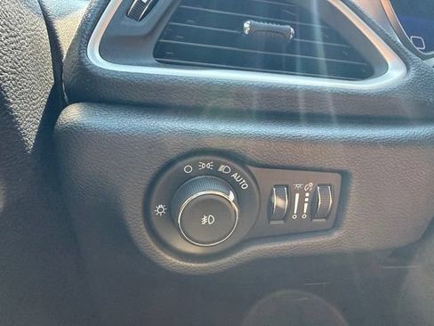 Used 2021 Chrysler Pacifica Touring w/ S Appearance Package FWD image 29