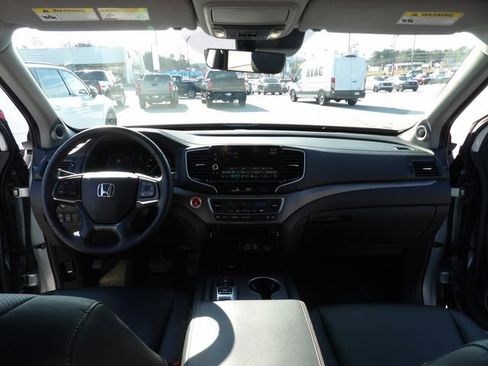 Used 2025 Honda Ridgeline RTL image 14