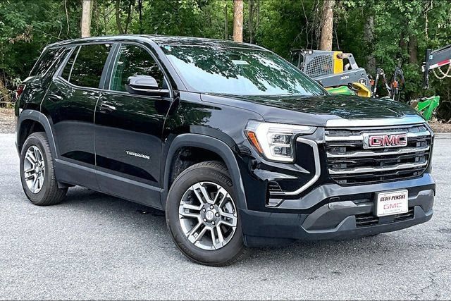 Used 2026 GMC Terrain Elevation AWD/4WD image 2