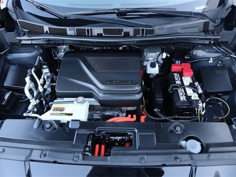 Certified 2024 Nissan Leaf SV Plus image 25