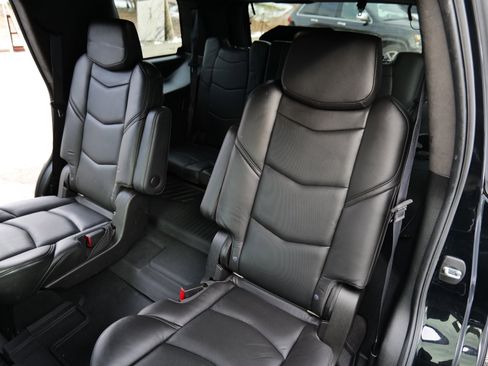 Used 2020 Cadillac Escalade Platinum image 48