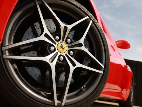Used 2015 Ferrari California T RWD image 46