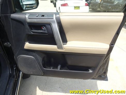 Used 2013 Toyota 4Runner SR5 w/ Convenience Pkg AWD/4WD image 29