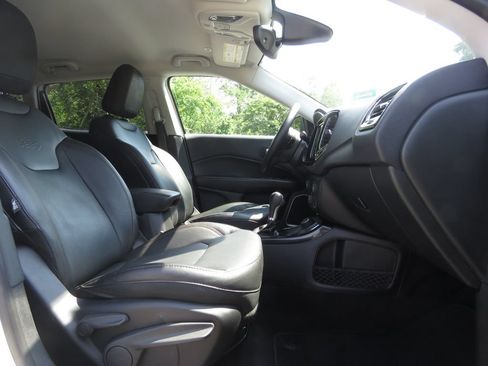 Used 2018 Jeep Compass Limited AWD/4WD image 13