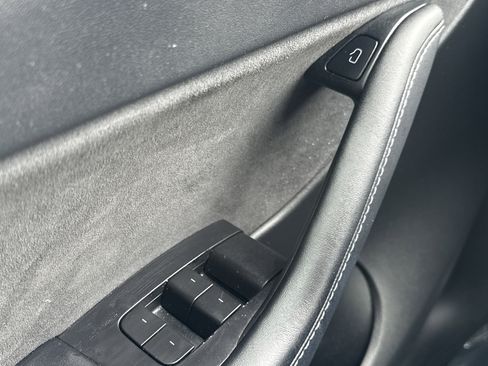 Used 2022 Tesla Model Y Long Range image 29