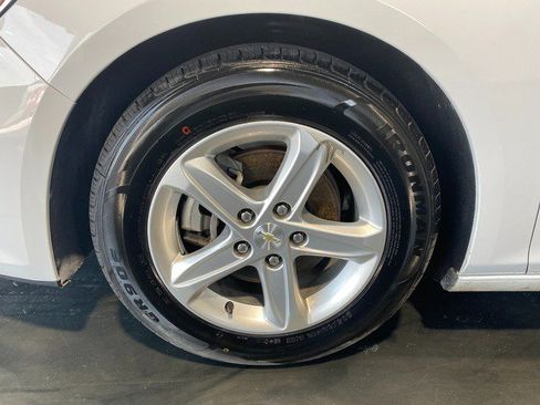 Used 2023 Chevrolet Malibu LT FWD image 11