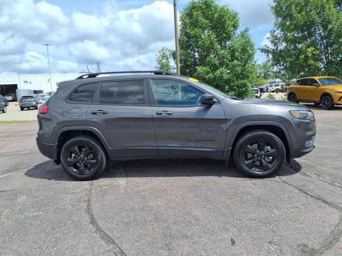 Used 2023 Jeep Cherokee Altitude Lux image 18