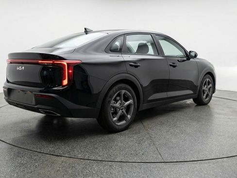 Used 2025 Kia K4 LXS image 9