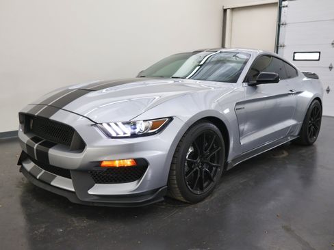 Used 2020 Ford Mustang Shelby GT350 w/ Technology Package image 7