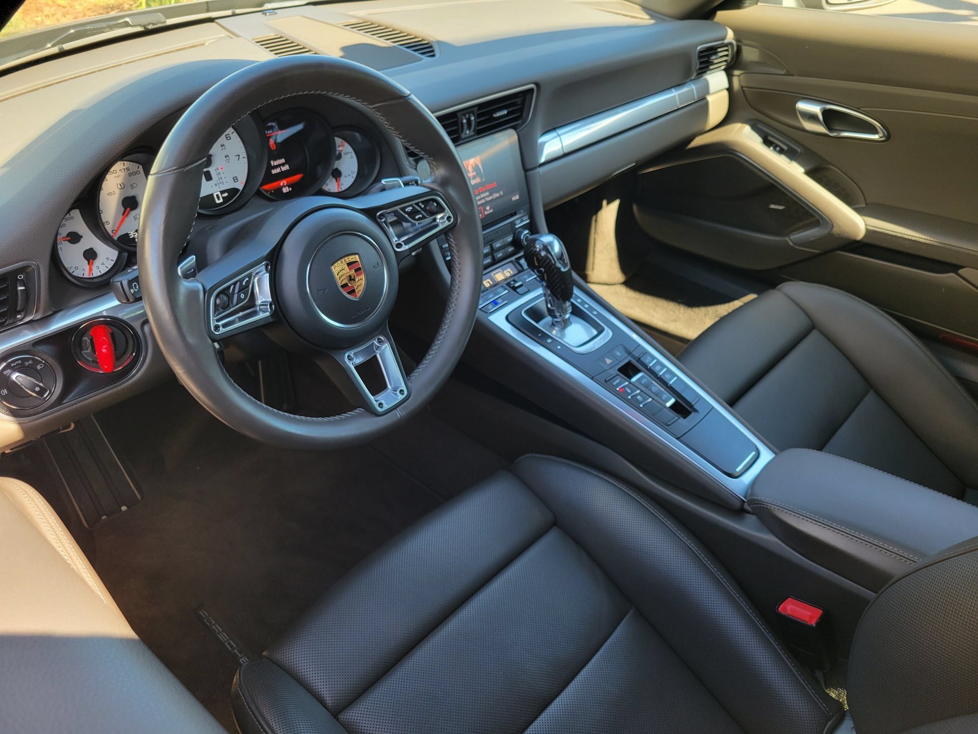 Certified 2018 Porsche 911 Carrera RWD image 12
