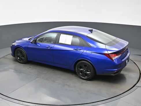 Used 2023 Hyundai Elantra SEL w/ Preferred Accessory Package image 34