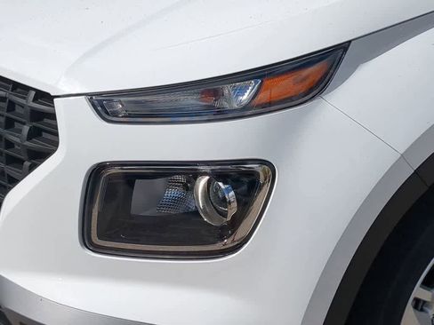 New 2026 Hyundai Venue SE FWD image 11