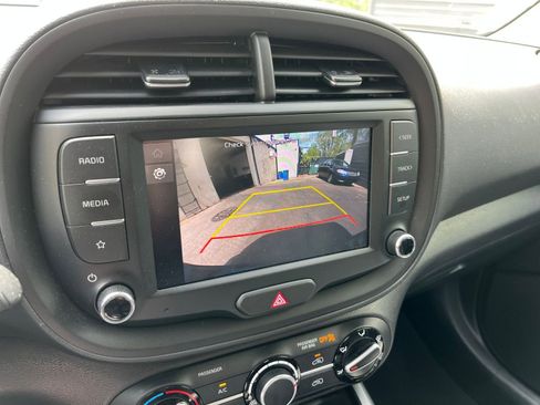 Used 2025 Kia Soul LX w/ LX Technology Package image 20
