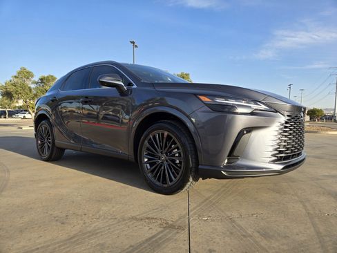 New 2026 Lexus RX 450h AWD image 2