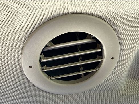 Used 2021 Ford Explorer Limited w/ Equipment Group 301A image 28