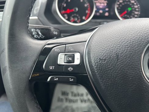 Used 2020 Volkswagen Tiguan SE w/ Panoramic Sunroof Package image 31