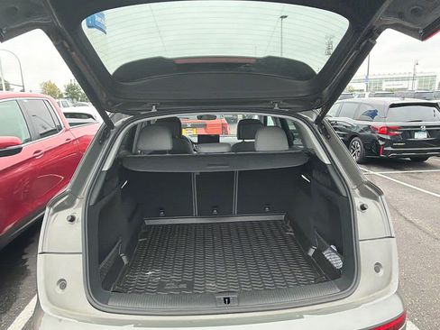 Used 2023 Audi Q5 2.0T Premium w/ Convenience Package AWD/4WD image 8