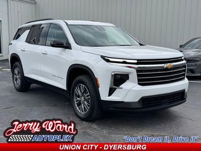 Used 2025 Chevrolet Traverse LT