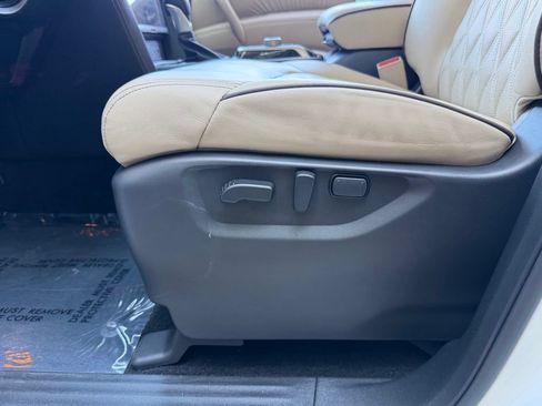 Used 2022 Nissan Armada Platinum w/ Captain's Chairs Package RWD image 27