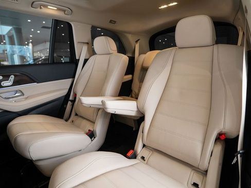 New 2026 Mercedes-Benz GLS 450 4MATIC image 31