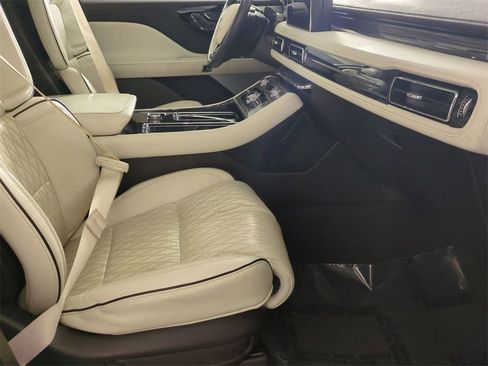 Used 2021 Lincoln Aviator Black Label image 28