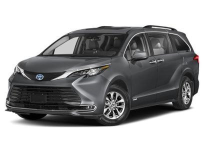 Certified 2025 Toyota Sienna XLE