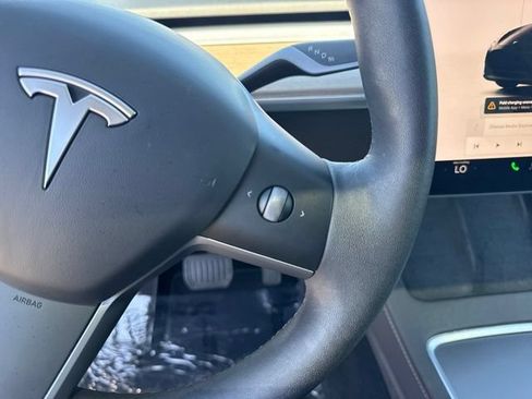 Used 2023 Tesla Model Y Long Range AWD/4WD image 23