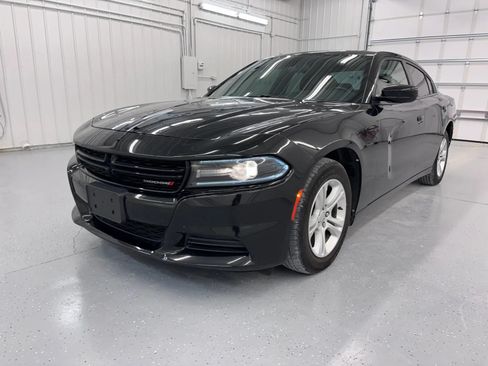Used 2020 Dodge Charger SXT RWD image 10