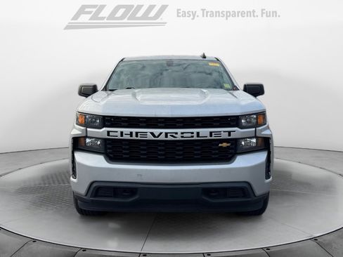Used 2020 Chevrolet Silverado 1500 Custom w/ Custom Value Package image 2