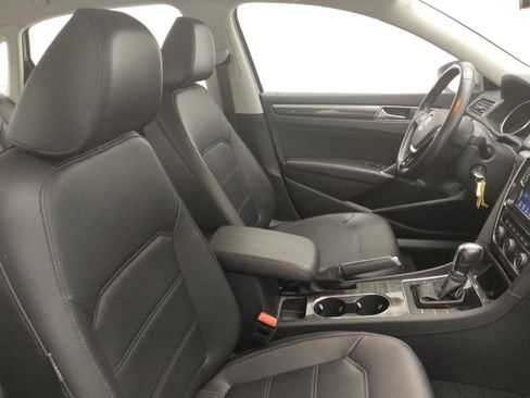 Used 2016 Volkswagen Passat 1.8T SE image 21