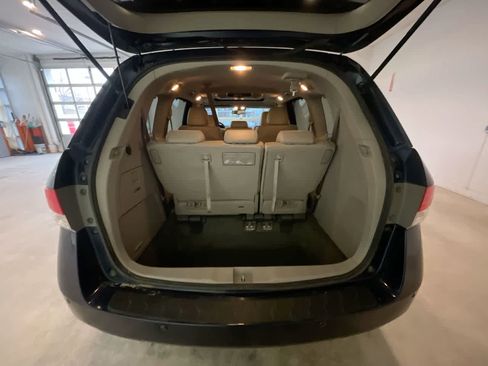 Used 2016 Honda Odyssey Touring Elite image 25