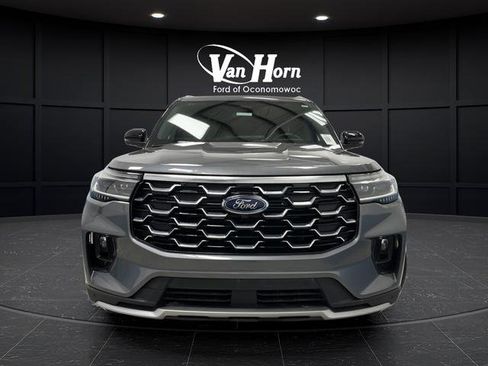 Used 2025 Ford Explorer Platinum image 12