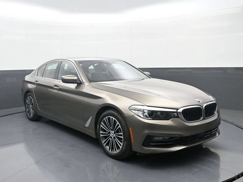 Used 2018 BMW 530e xDrive AWD/4WD image 3
