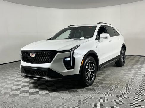 Used 2024 Cadillac XT4 Sport image 3
