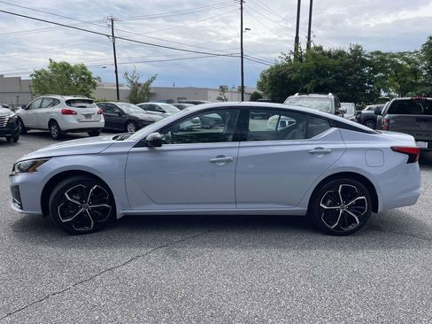 Used 2025 Nissan Altima 2.5 SR AWD/4WD image 5