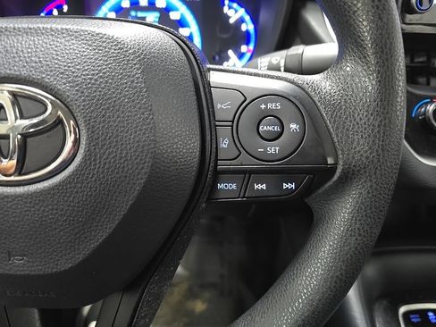 Used 2020 Toyota Corolla LE FWD image 20